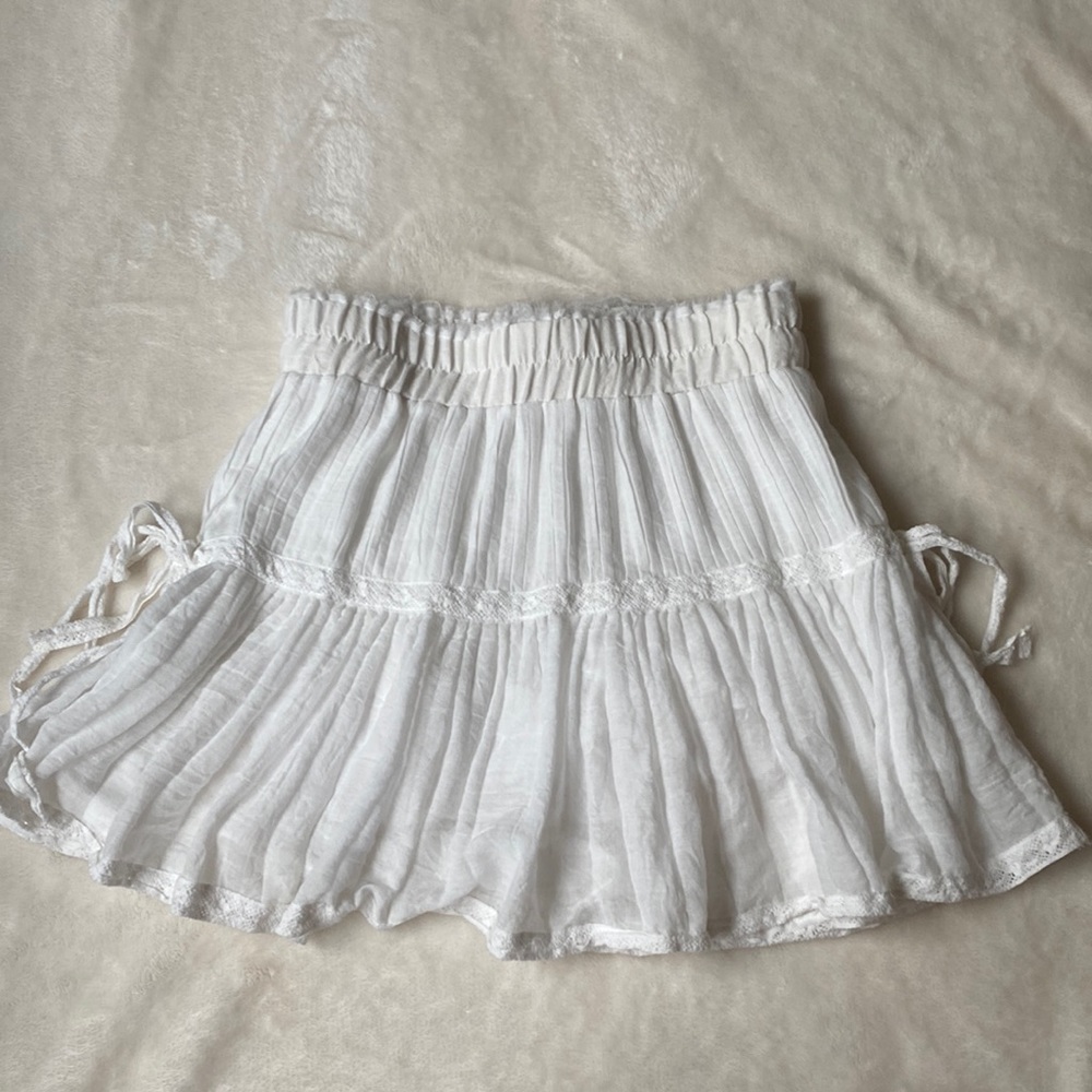 White Threaded Super Cute Skirt💗